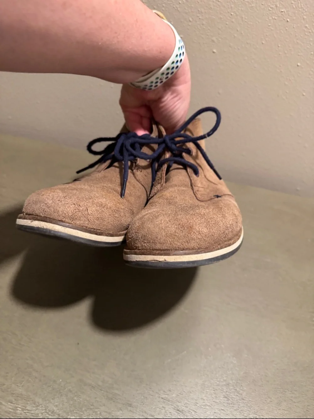 Hari Mari Men's Suede Chukka Boots in Taupe with Navy Laces size 9